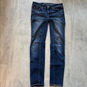 American Eagle super stretch, skinny jeans Women's Dark Indigo  low rise fading